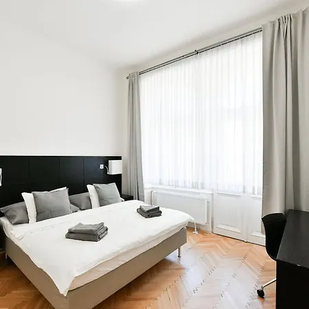 Wsp Petrin Garden Aparthotel 4*