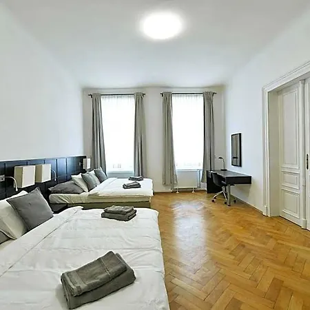 Apart-hotel Wsp Petrin Garden 4*