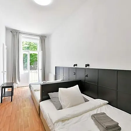 Apart-hotel Wsp Petrin Garden 4*