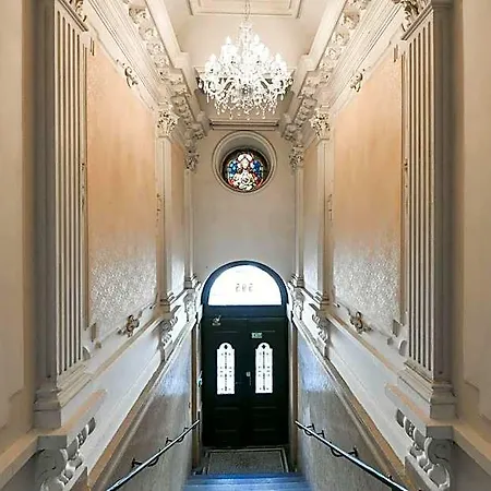 Apart-hotel Wsp Petrin Garden 4*