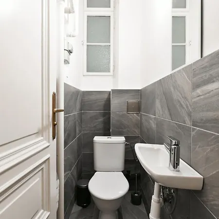 Wsp Petrin Garden 4*